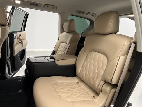 Used 2022 Nissan Armada Platinum w/ Captain's Chairs Package RWD image 18