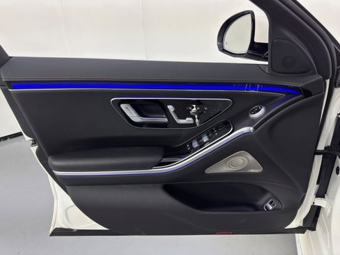 Used 2022 Mercedes-Benz S 500 4MATIC w/ AMG Line Package image 56