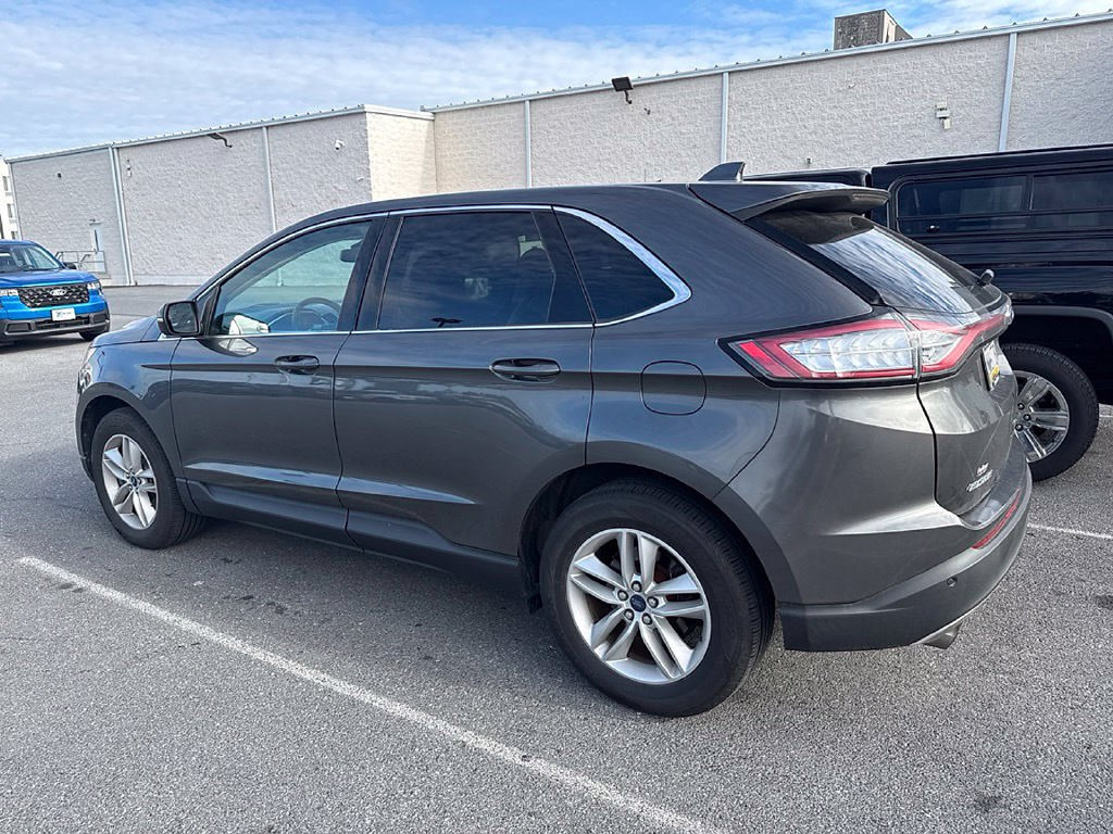 Used 2018 Ford Edge SEL w/ Equipment Group 201A AWD/4WD image 3