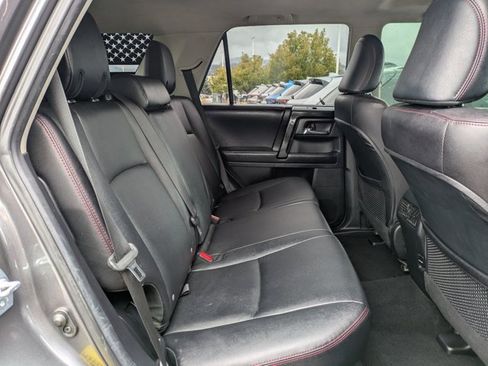 Used 2017 Toyota 4Runner TRD Off-Road Premium AWD/4WD image 19