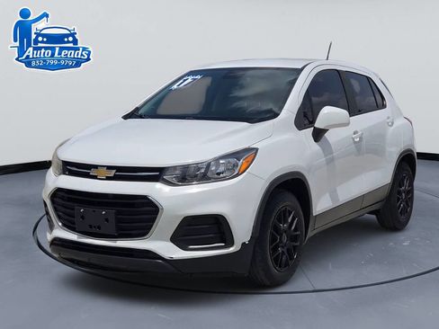 Used 2017 Chevrolet Trax LS FWD image 3