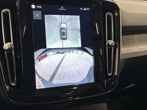 Used 2026 Volvo XC40 B5 Plus w/ Protection Package Premier image 16