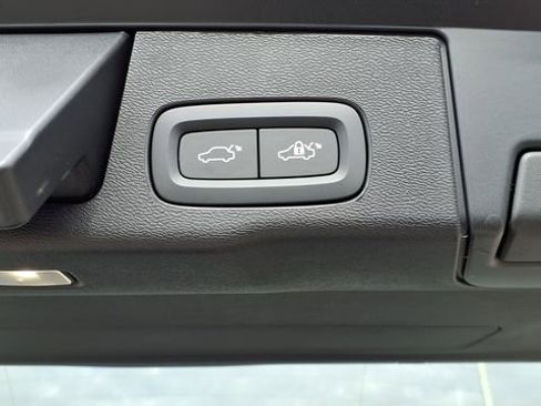 New 2026 Volvo XC60 B5 Plus w/ Protection Package Premier image 11