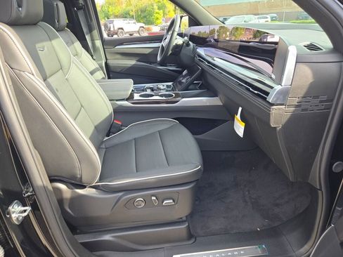 New 2026 Cadillac Escalade Luxury image 7