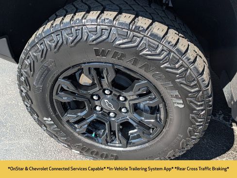 Used 2024 Chevrolet Silverado 1500 ZR2 w/ Technology Package AWD/4WD image 27