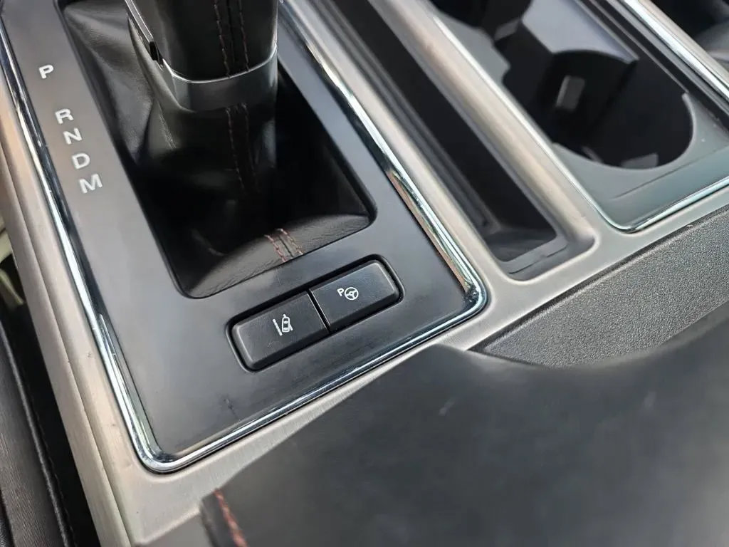 Used 2019 Ford F150 Platinum w/ Equipment Group 701A Luxury AWD/4WD image 34