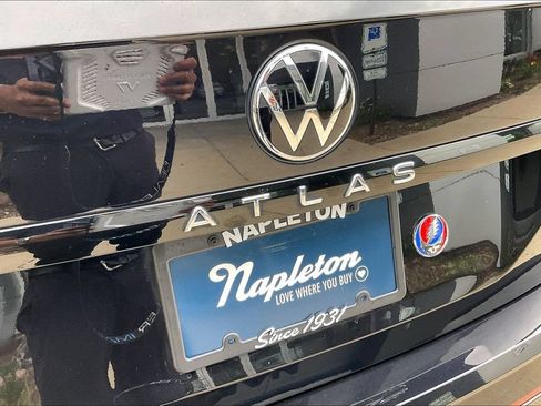 Used 2023 Volkswagen Atlas SEL R-Line AWD/4WD image 36