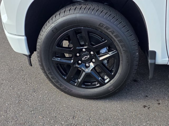 Certified 2026 Chevrolet Silverado 1500 Custom w/ LPO, Dark Essentials Package RWD image 5