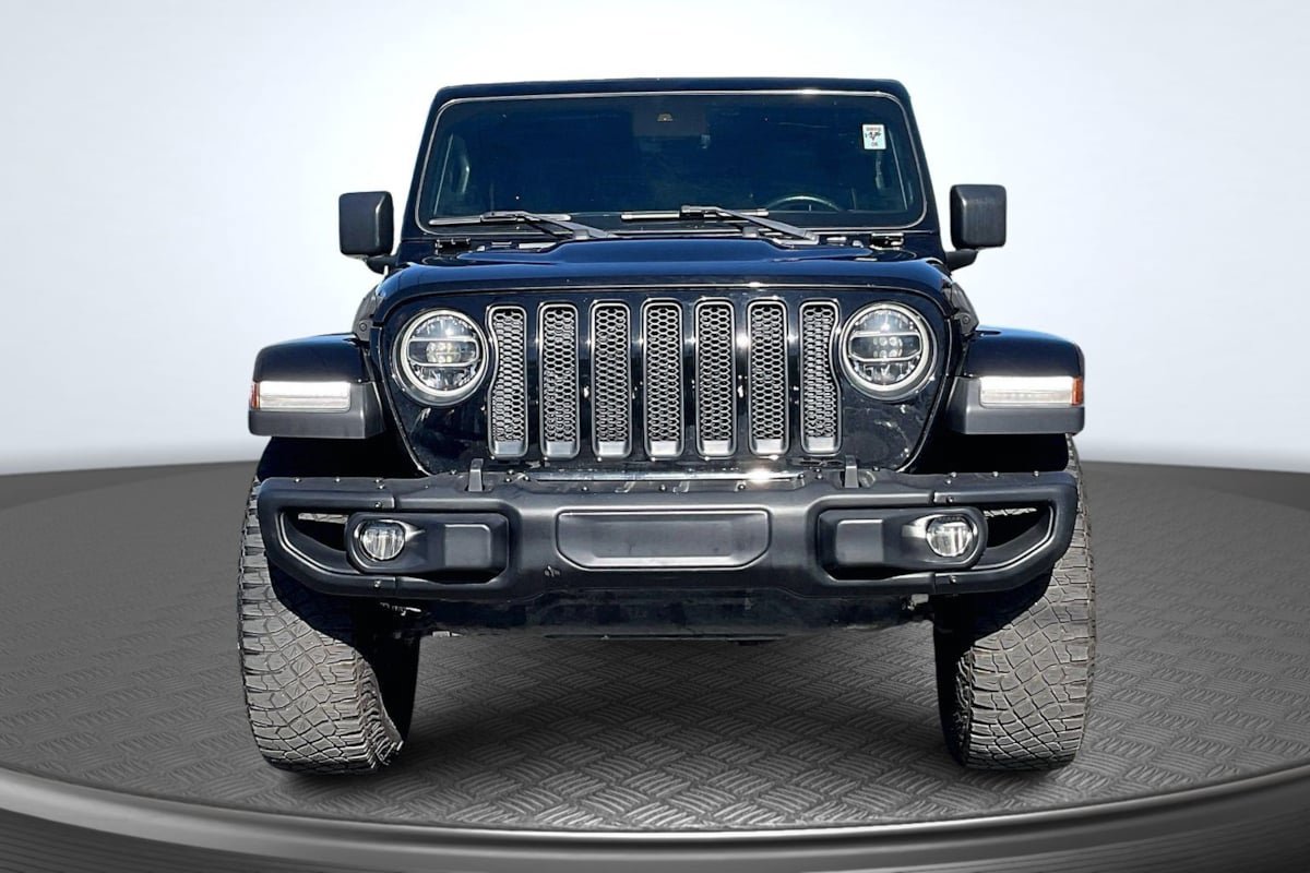 Used 2019 Jeep Wrangler Unlimited Sahara w/ Quick Order Package 24M Moab AWD/4WD image 3