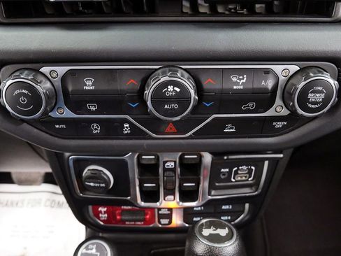 Used 2024 Jeep Wrangler Rubicon image 29