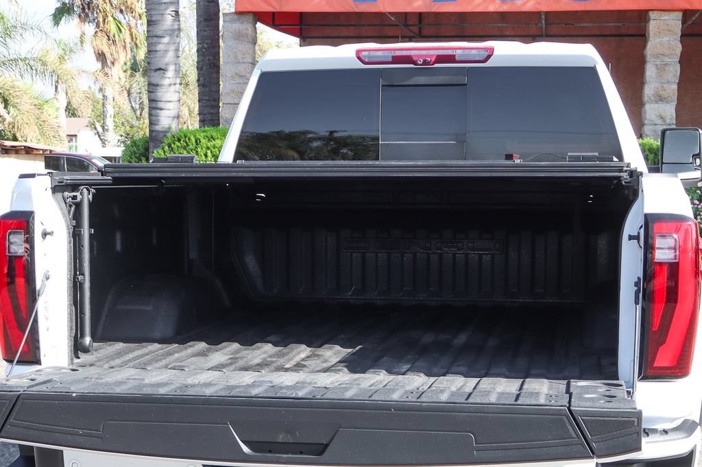 Used 2024 GMC Sierra 2500 Denali w/ Denali Reserve Package AWD/4WD image 8