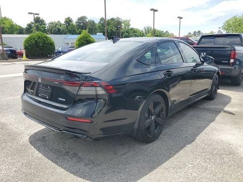 Used 2024 Honda Accord Sport image 9