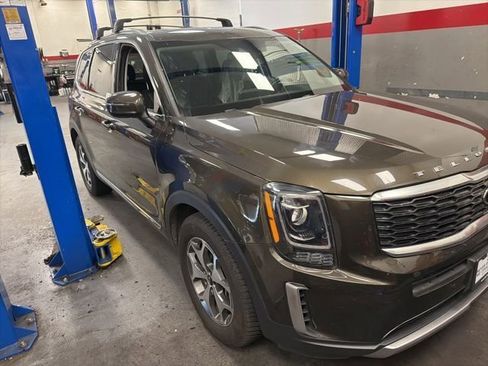 Used 2020 Kia Telluride EX AWD/4WD image 5