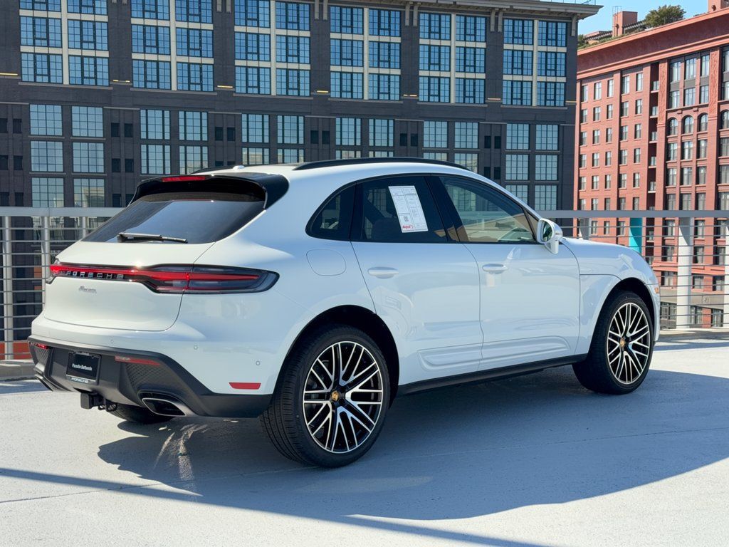 Used 2026 Porsche Macan AWD/4WD image 9