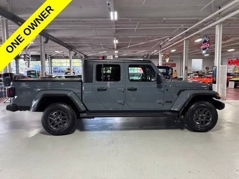 Used 2024 Jeep Gladiator Sport AWD/4WD image 6