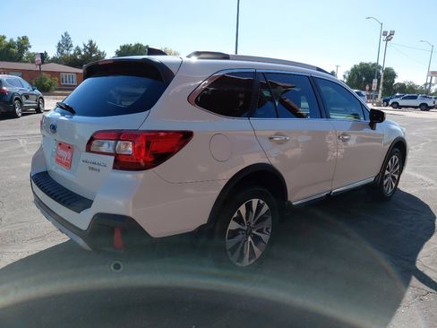 Used 2019 Subaru Outback 3.6R Touring image 6