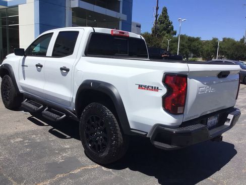 Used 2025 Chevrolet Colorado Trail Boss AWD/4WD image 3