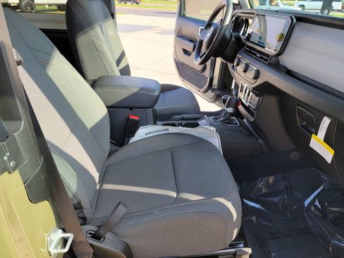 Used 2026 Jeep Wrangler Sport AWD/4WD image 14