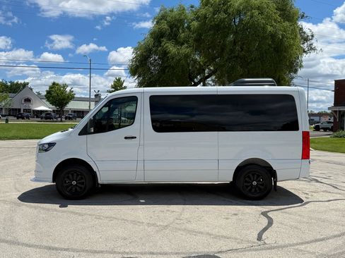 Used 2020 Mercedes-Benz Sprinter 1500 w/ Driver Convenience Package image 5