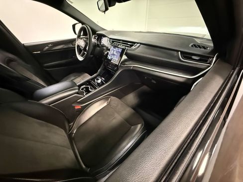 Used 2023 Jeep Grand Cherokee L Laredo image 61