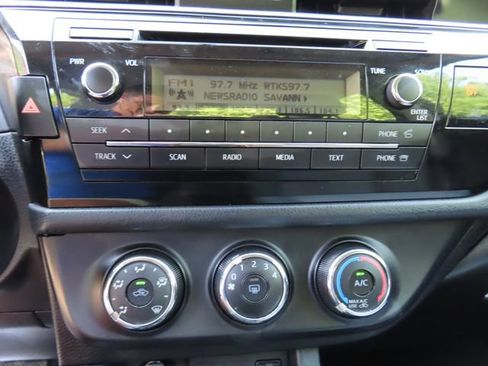 Used 2014 Toyota Corolla L FWD image 20