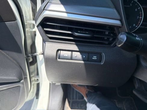 Used 2023 Nissan Altima 2.5 SR FWD image 10