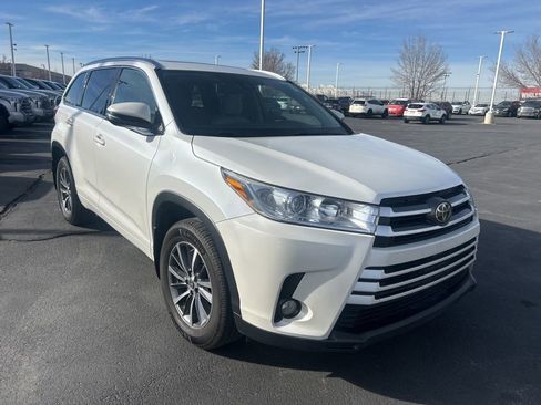 Used 2017 Toyota Highlander XLE image 1