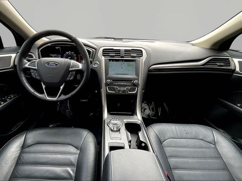 Used 2017 Ford Fusion SE w/ Fusion SE Technology Package FWD image 7