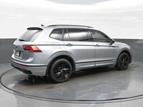 Used 2023 Volkswagen Tiguan SE R-Line FWD image 8