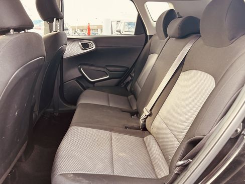 Used 2020 Kia Soul LX image 26