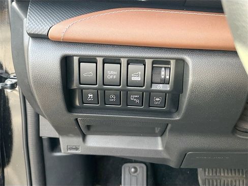 Used 2024 Subaru Forester Touring w/ Pop Package 2 image 10