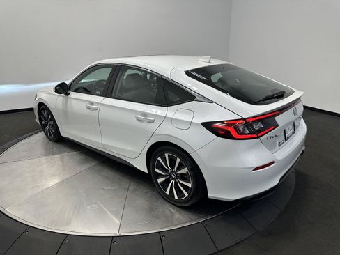 Certified 2024 Honda Civic EX-L image 5
