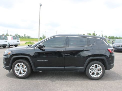 Used 2024 Jeep Compass Sport AWD/4WD image 6