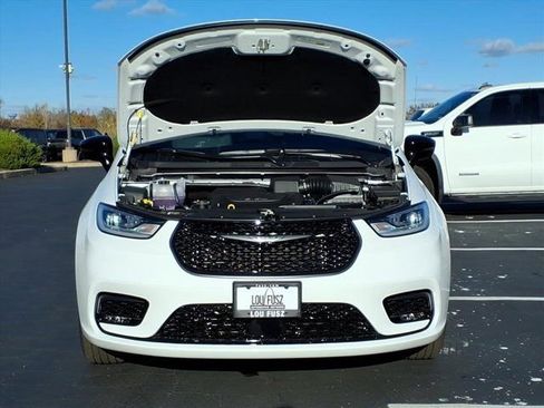 New 2026 Chrysler Pacifica Select w/ S Appearance Package FWD image 23