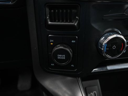 Used 2025 Ford F150 Lariat AWD/4WD image 36