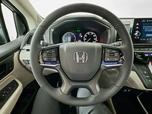 Certified 2026 Honda Odyssey EX-L image 11