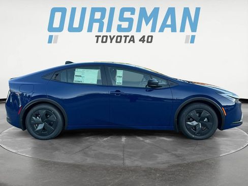 New 2026 Toyota Prius Plug-In Hybrid image 7