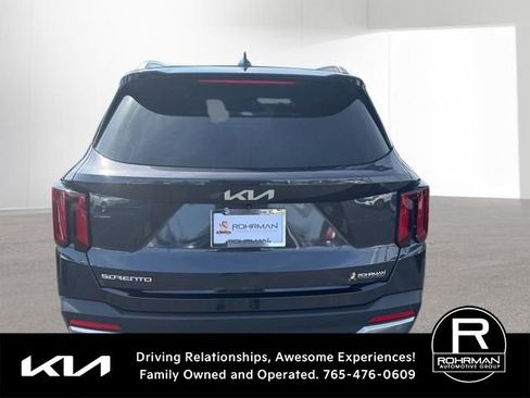 Used 2025 Kia Sorento SX image 5