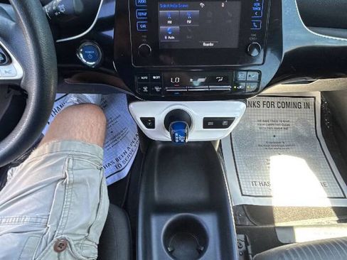 Used 2017 Toyota Prius Two w/ Prius Two Safety Plus Package FWD image 12