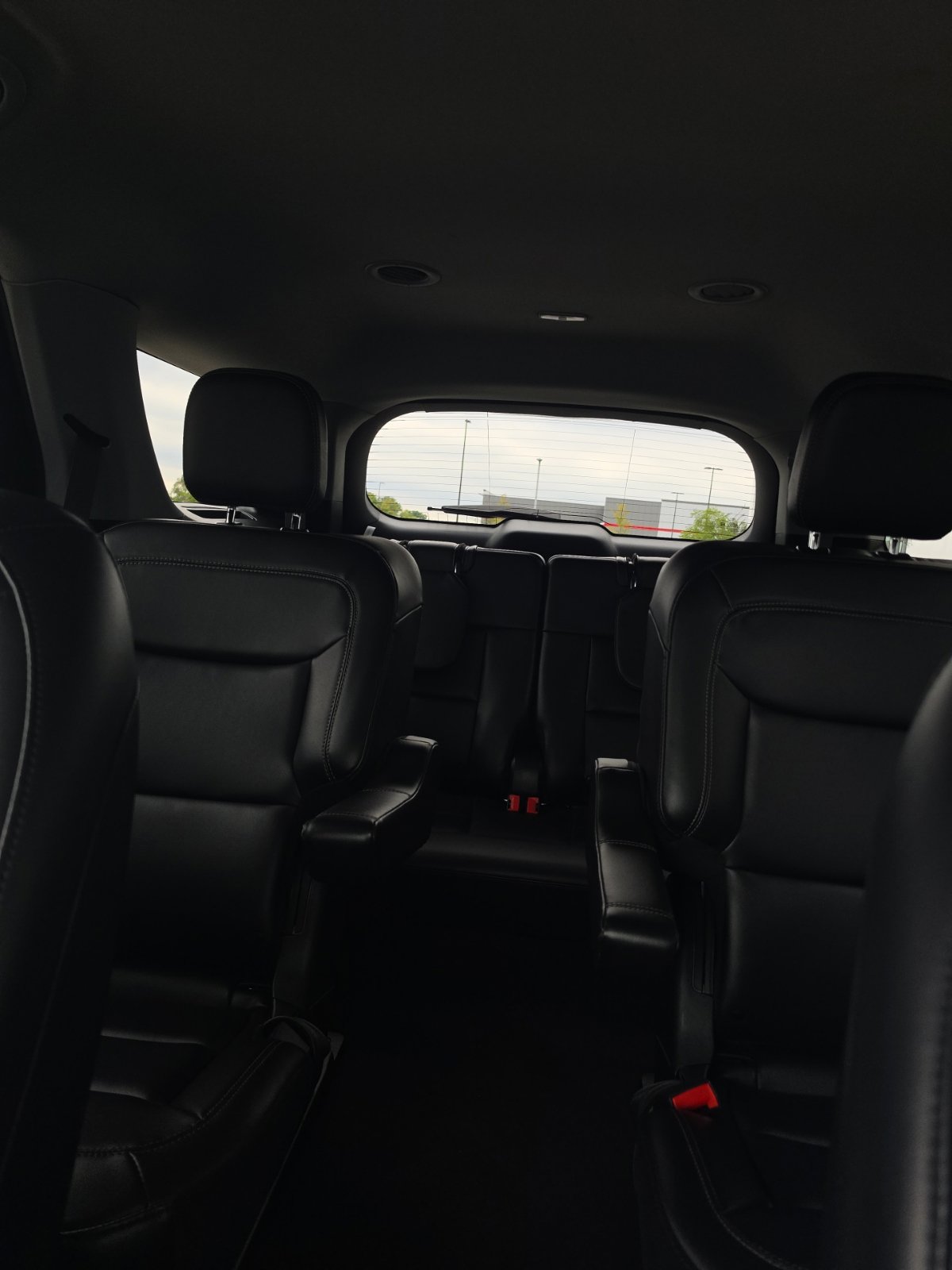 Used 2023 Ford Explorer XLT w/ Equipment Group 202A AWD/4WD image 37