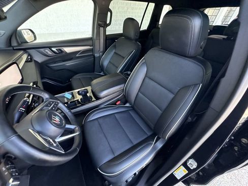 Certified 2025 Buick Enclave Preferred AWD/4WD image 19