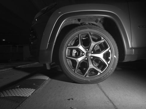 Used 2025 Jeep Compass Limited image 12