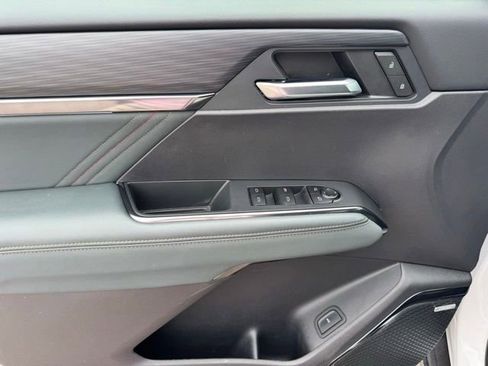 Certified 2025 GMC Acadia AT4 w/ LPO, Floor Liner Package AWD/4WD image 11