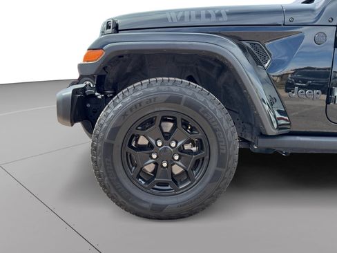 Used 2022 Jeep Gladiator Overland AWD/4WD image 14