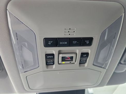 Used 2025 Toyota RAV4 XLE w/ Convenience Package image 22