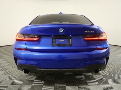 Certified 2022 BMW 330e w/ M Sport Package image 4