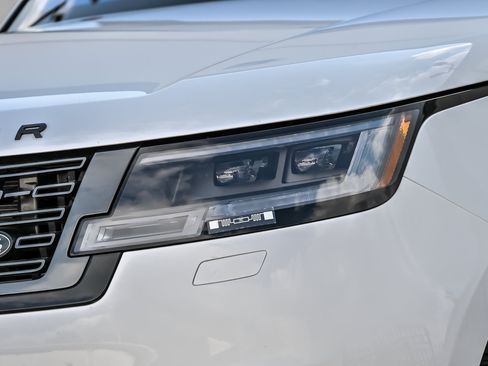 Used 2023 Land Rover Range Rover SE AWD/4WD image 8