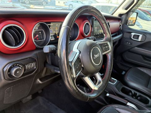 Used 2018 Jeep Wrangler Unlimited Rubicon w/ Dual Top Group image 8