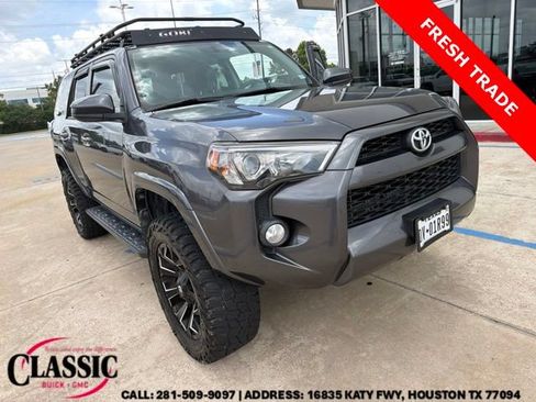Used 2018 Toyota 4Runner SR5 AWD/4WD image 1