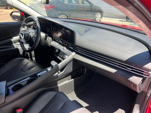Used 2023 Hyundai Elantra Limited w/ Preferred Accessory Package FWD image 16